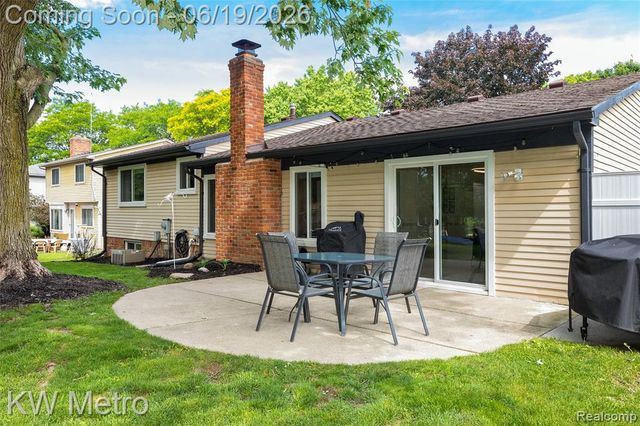 839 Dressler Lane, Rochester Hills, MI 48307