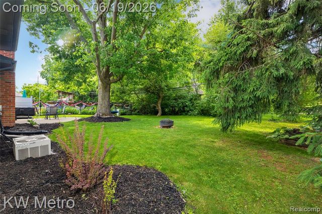 839 Dressler Lane, Rochester Hills, MI 48307