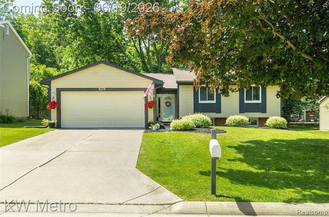 839 Dressler Lane, Rochester Hills, MI 48307
