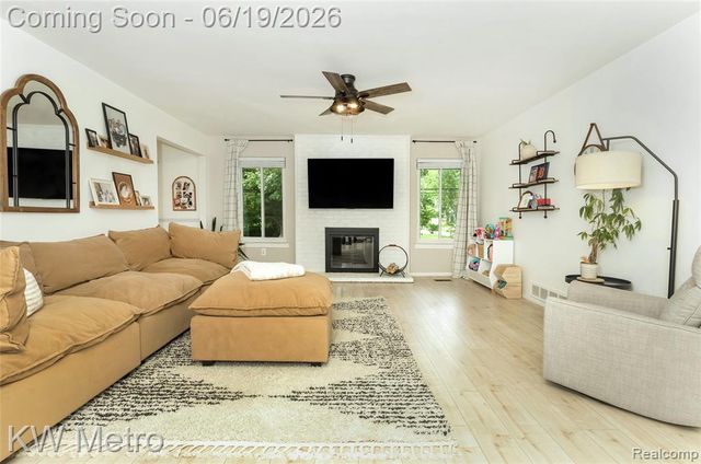 839 Dressler Lane, Rochester Hills, MI 48307