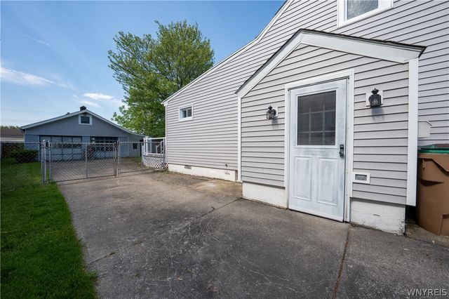19 Wellworth Place, Cheektowaga, NY 14225