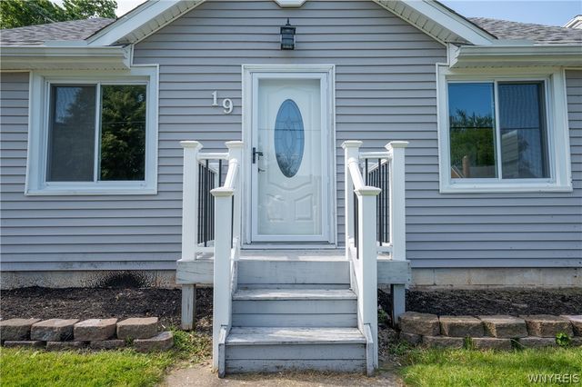 19 Wellworth Place, Cheektowaga, NY 14225