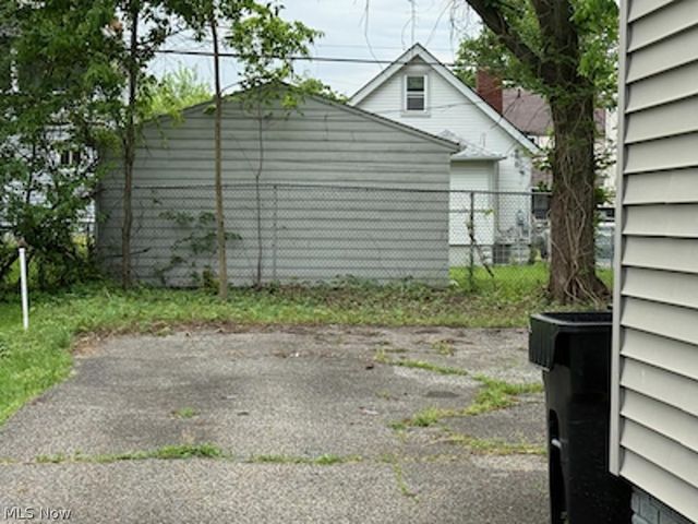 4273 E 136, Cleveland, OH 44105