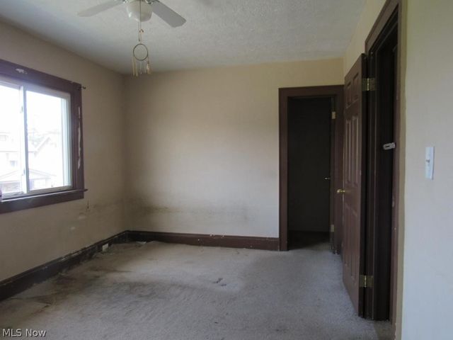 4273 E 136, Cleveland, OH 44105
