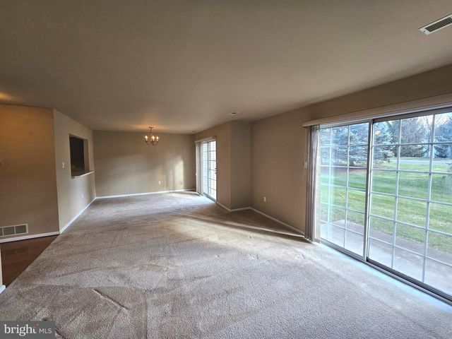 5502 CONSTITUTION CT, North Wales, PA 19454