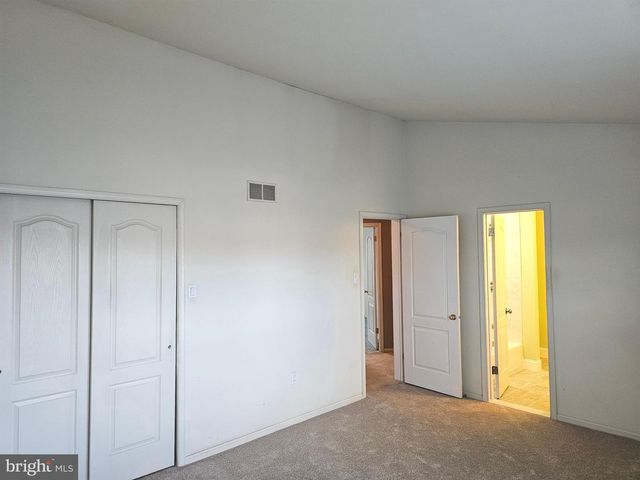 5502 CONSTITUTION CT, North Wales, PA 19454