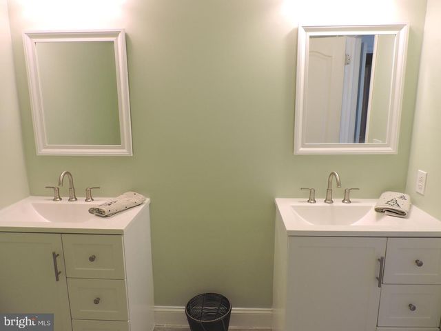 5502 CONSTITUTION CT, North Wales, PA 19454