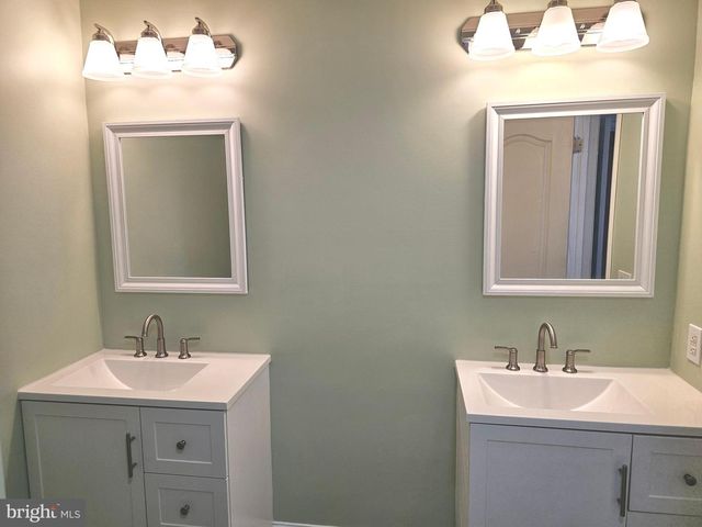 5502 CONSTITUTION CT, North Wales, PA 19454