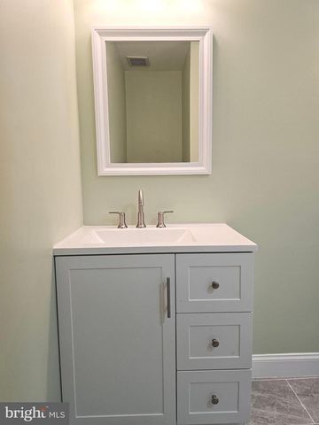 5502 CONSTITUTION CT, North Wales, PA 19454