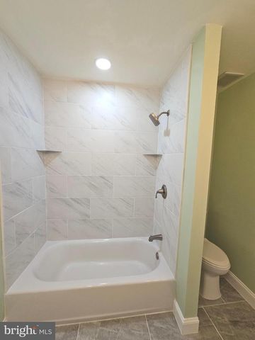 5502 CONSTITUTION CT, North Wales, PA 19454