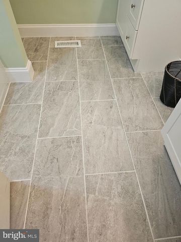 5502 CONSTITUTION CT, North Wales, PA 19454