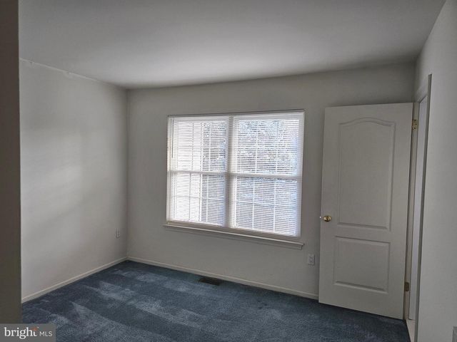 5502 CONSTITUTION CT, North Wales, PA 19454