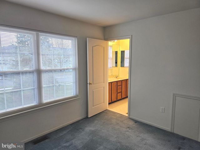 5502 CONSTITUTION CT, North Wales, PA 19454