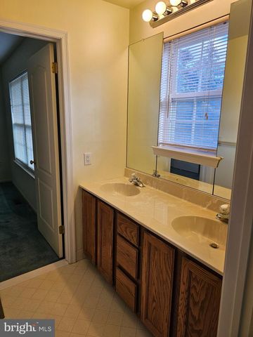 5502 CONSTITUTION CT, North Wales, PA 19454