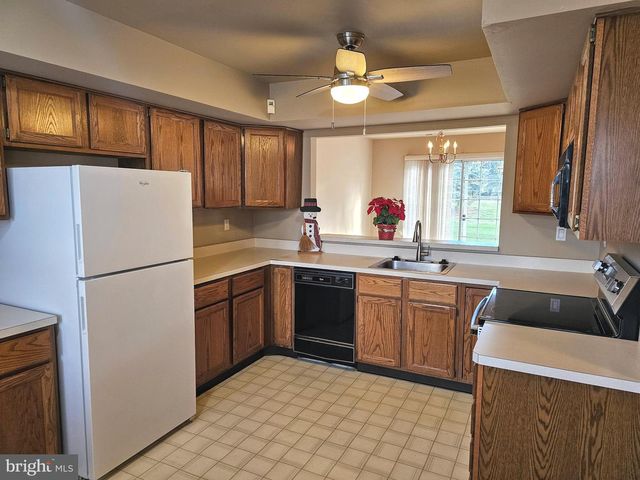 5502 CONSTITUTION CT, North Wales, PA 19454