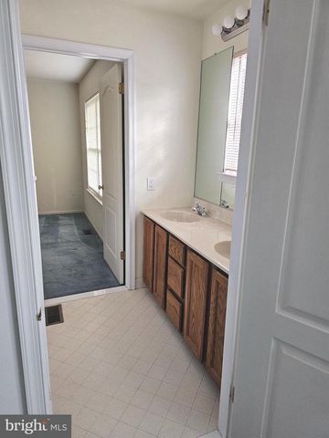 5502 CONSTITUTION CT, North Wales, PA 19454