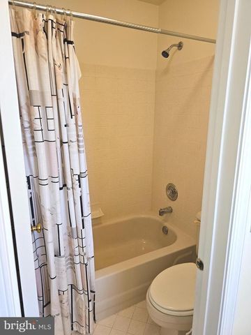 5502 CONSTITUTION CT, North Wales, PA 19454