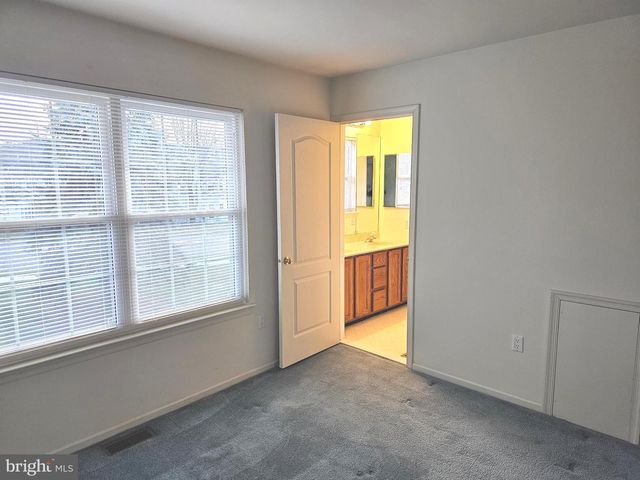 5502 CONSTITUTION CT, North Wales, PA 19454