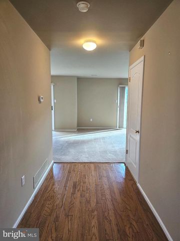 5502 CONSTITUTION CT, North Wales, PA 19454