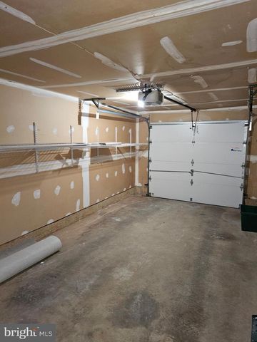 5502 CONSTITUTION CT, North Wales, PA 19454