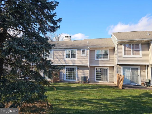 5502 CONSTITUTION CT, North Wales, PA 19454