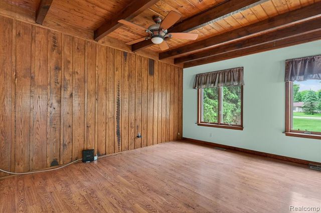 41303 Harris Road, Belleville, MI 48111