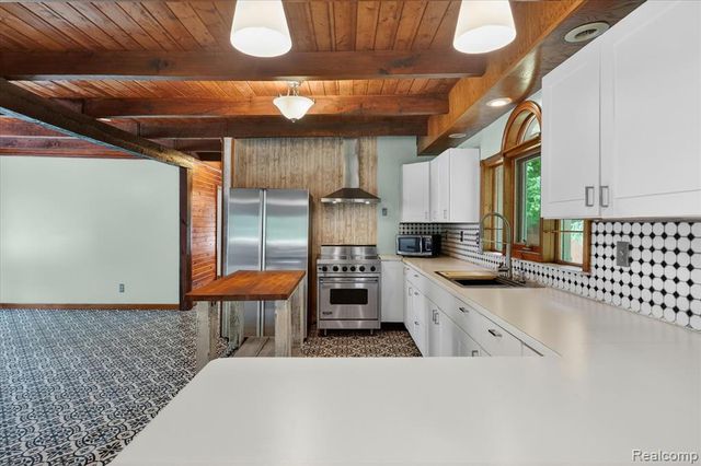 41303 Harris Road, Belleville, MI 48111