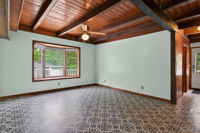 41303 Harris Road, Belleville, MI 48111