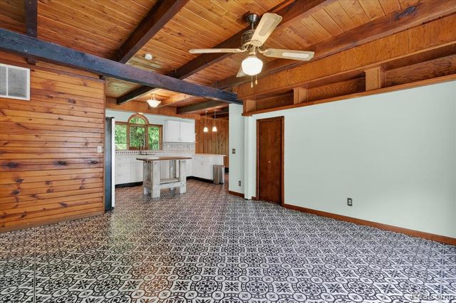 41303 Harris Road, Belleville, MI 48111