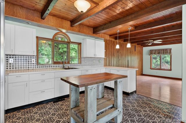 41303 Harris Road, Belleville, MI 48111