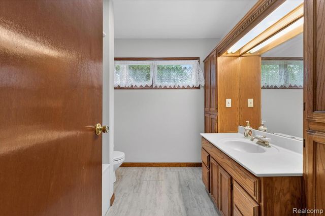 41303 Harris Road, Belleville, MI 48111
