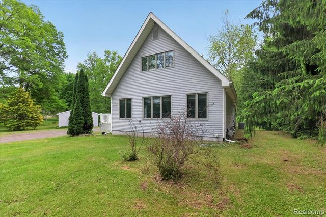 41303 Harris Road, Belleville, MI 48111