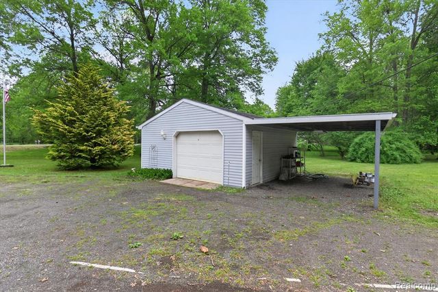 41303 Harris Road, Belleville, MI 48111