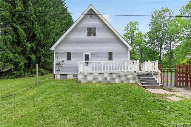 41303 Harris Road, Belleville, MI 48111