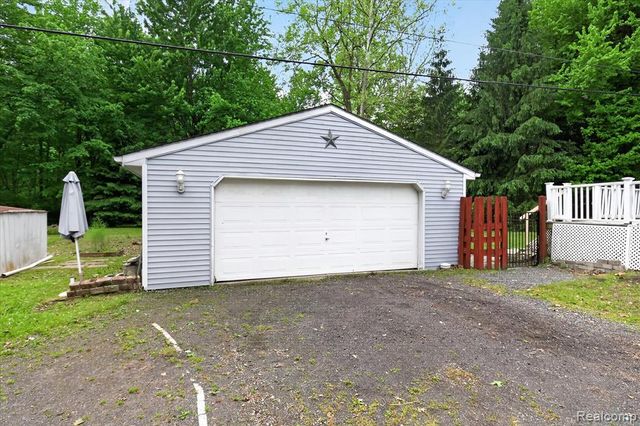 41303 Harris Road, Belleville, MI 48111