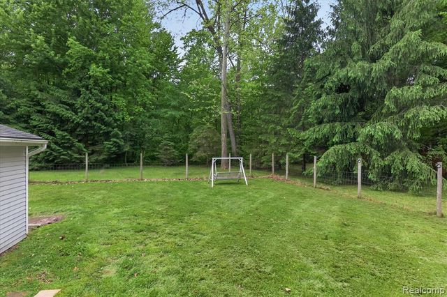 41303 Harris Road, Belleville, MI 48111