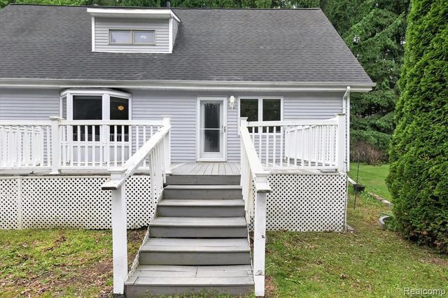 41303 Harris Road, Belleville, MI 48111