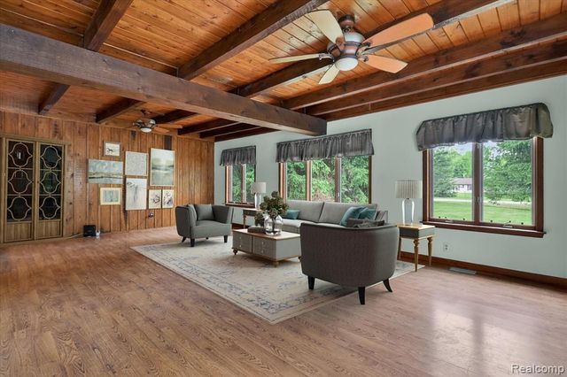 41303 Harris Road, Belleville, MI 48111