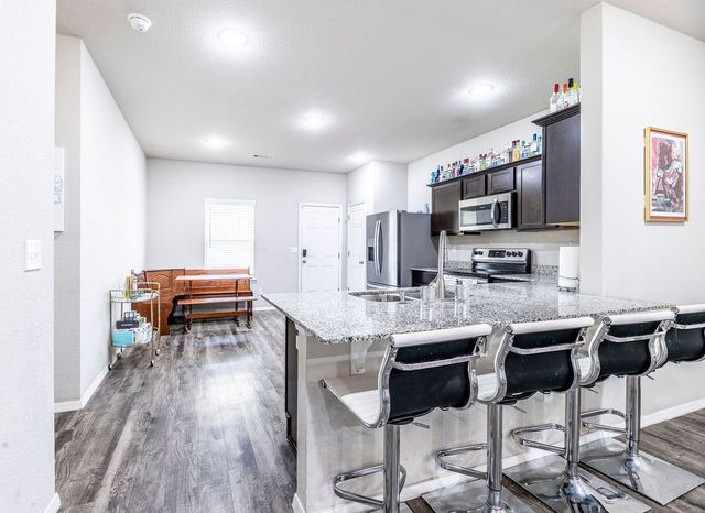 1114 S Kingfisher Lane, Fayetteville, AR 72701