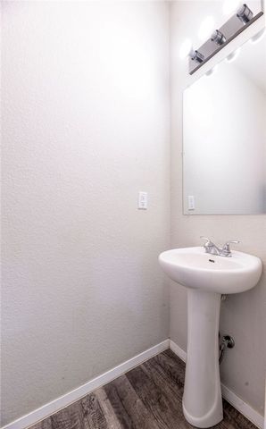 1114 S Kingfisher Lane, Fayetteville, AR 72701