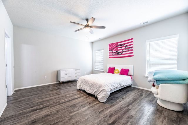 1114 S Kingfisher Lane, Fayetteville, AR 72701