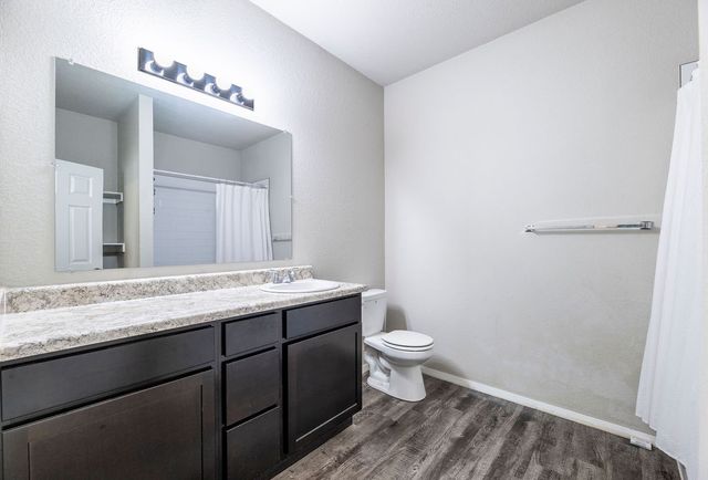 1114 S Kingfisher Lane, Fayetteville, AR 72701