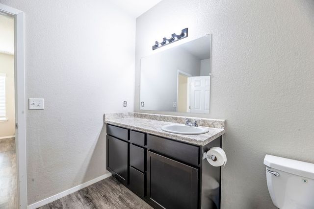 1114 S Kingfisher Lane, Fayetteville, AR 72701