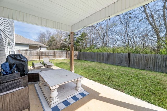 1114 S Kingfisher Lane, Fayetteville, AR 72701