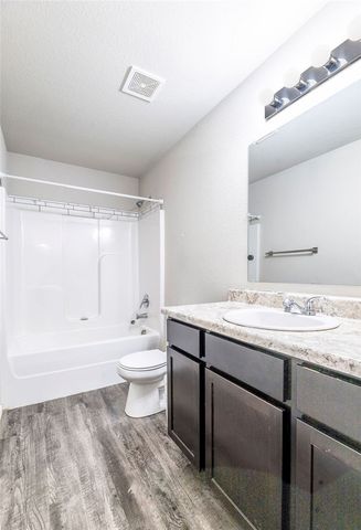 1114 S Kingfisher Lane, Fayetteville, AR 72701