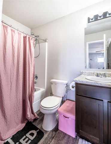 1114 S Kingfisher Lane, Fayetteville, AR 72701