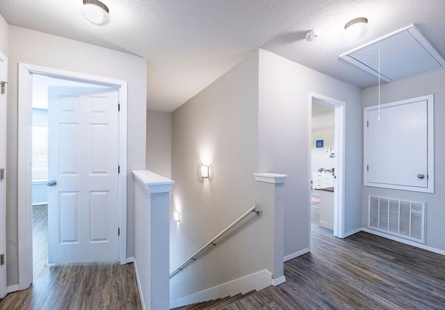 1114 S Kingfisher Lane, Fayetteville, AR 72701