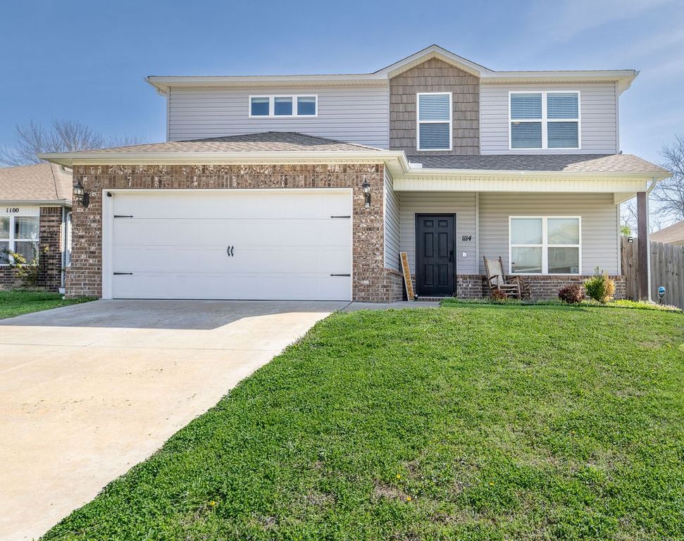 1114 S Kingfisher Lane, Fayetteville, AR 72701