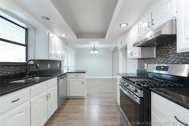 1925 N Desert Palm Avenue, Broken Arrow, OK 74012