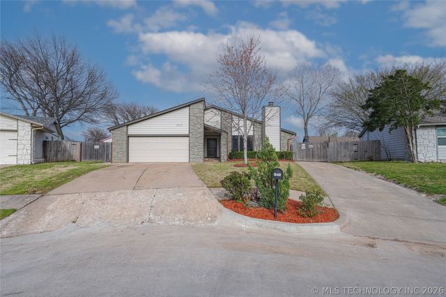 1925 N Desert Palm Avenue, Broken Arrow, OK 74012